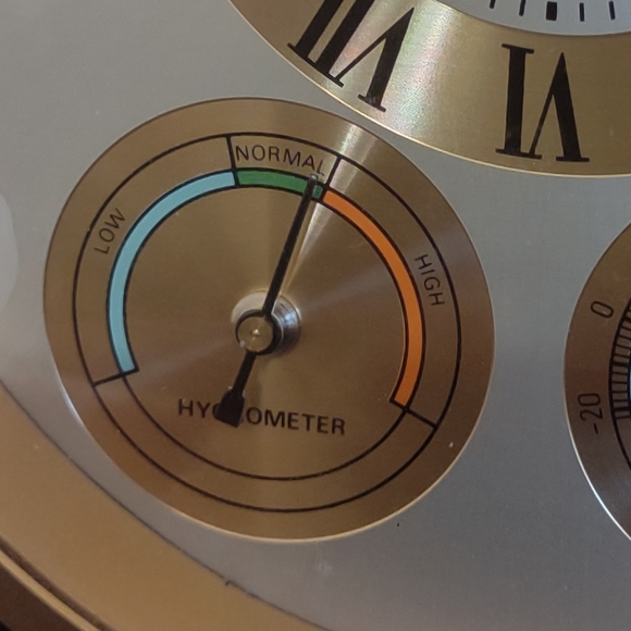 Vintage Mid Century Bulova Weather Station Temperature Hygrometer Desk Clock - Picture 8 of 10